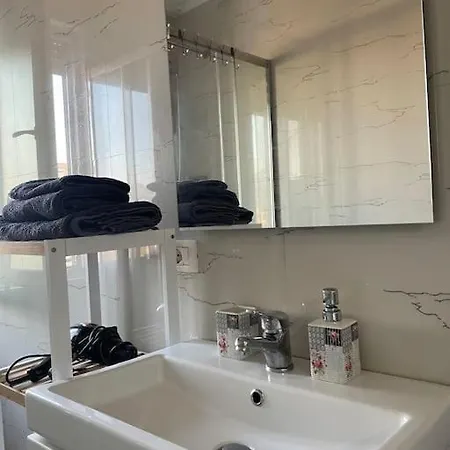 Oslo Rruga Bardhyl Apartament * Tirana
